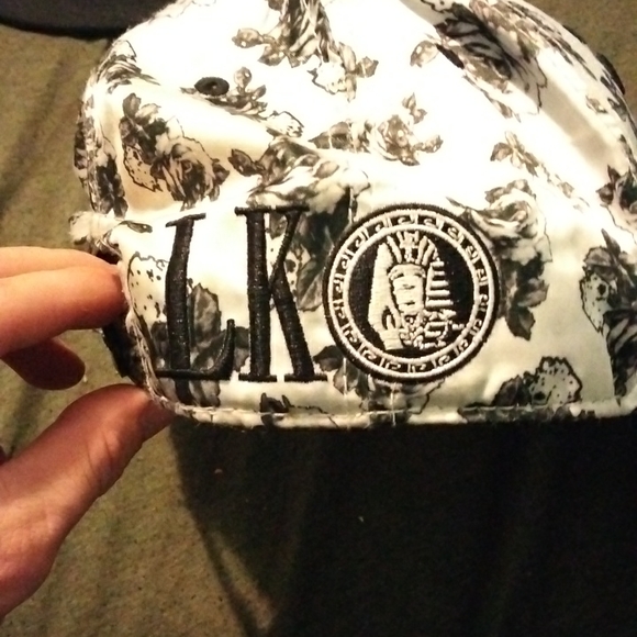 Snapback - Picture 2 of 3